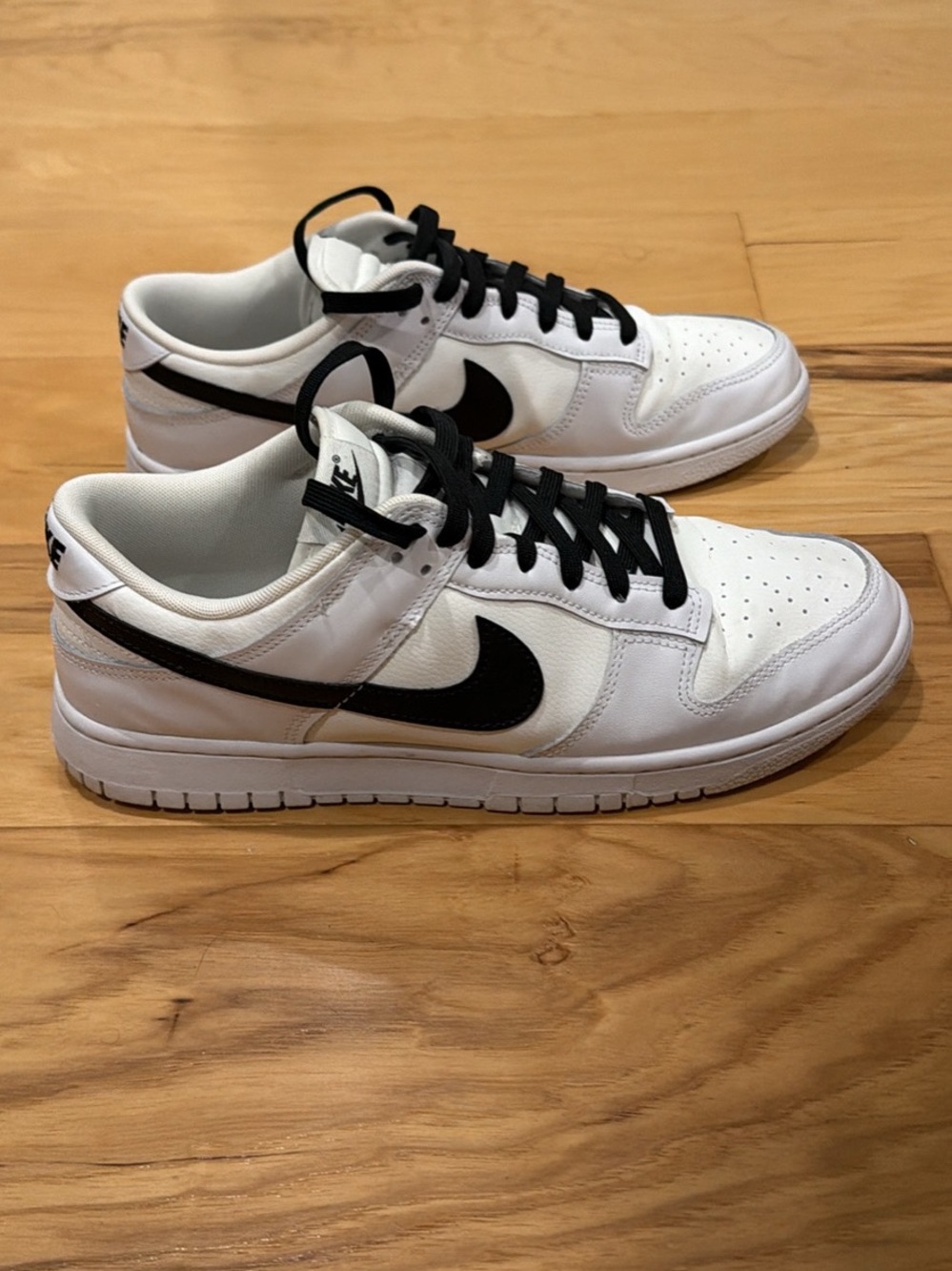 Nike Men’s Dunks White and Black Low-Top Sneakers — Classic Swoosh Design